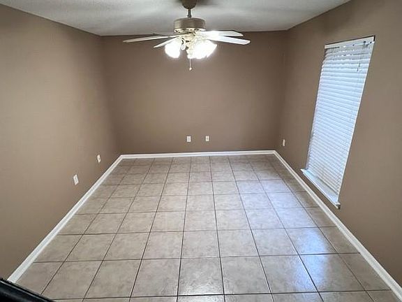 4th image of 1635 Newport Pl APT 16
