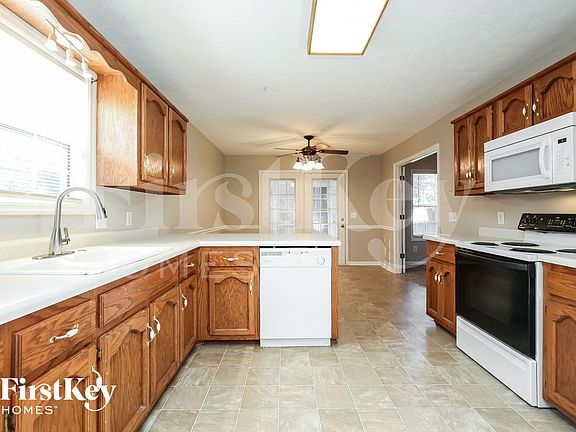 5th image of 807 Highland Dr