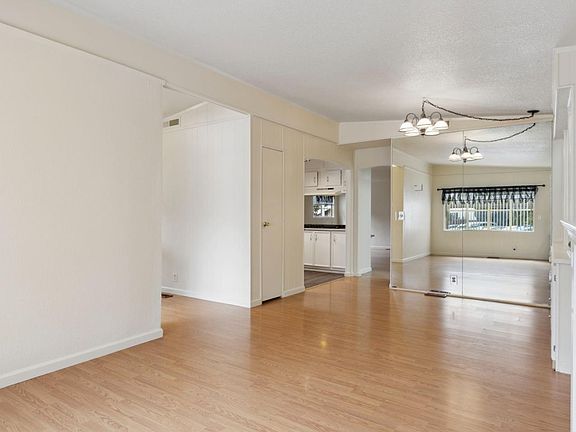 5th image of 385 Los Encinos Ct #385