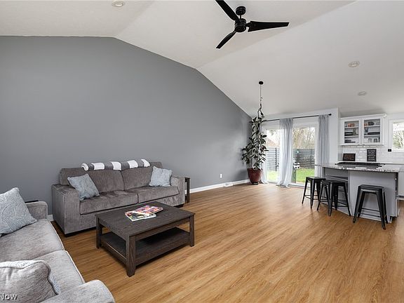 5th image of 164 Westbrook Dr