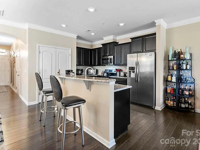 5009 Mockernut Ln — Photo 13