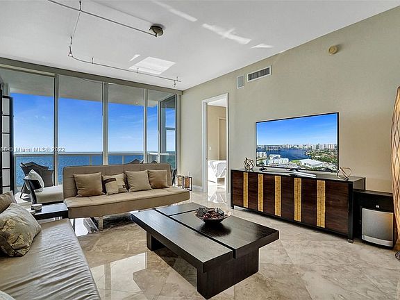 5th image of 18101 Collins Ave APT 4206
