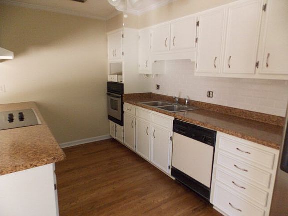 5th image of 4028 Foxborough Blvd