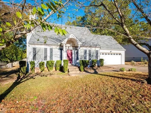 14300 Ridgewood Dr, Little Rock, AR 72211