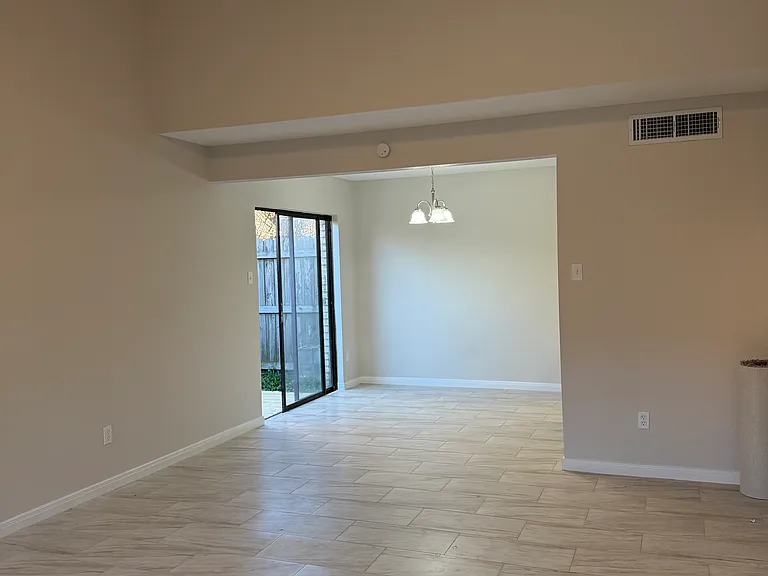 1152 Green Meadow St — Photo 4
