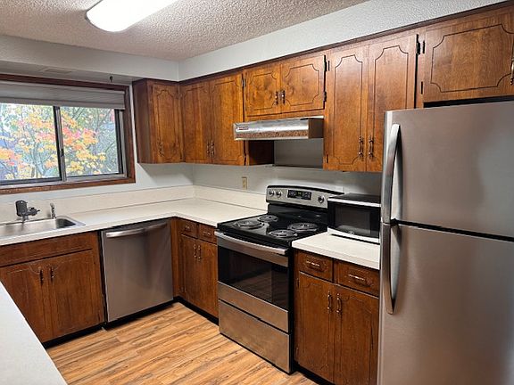 4th image of 5636 SE Hillwood Cir