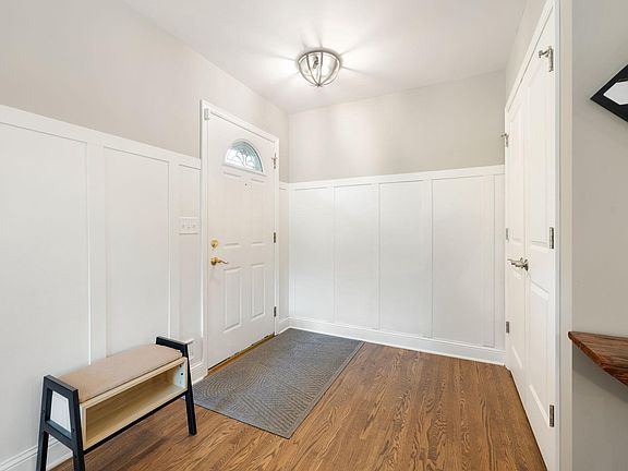2nd image of 6718 Lakeview Ave