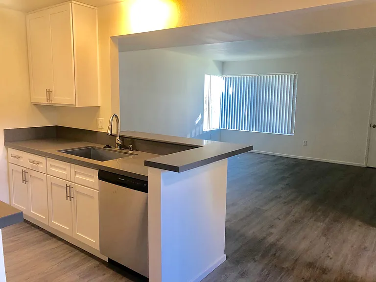 The Pinery Apartments — Photo 8