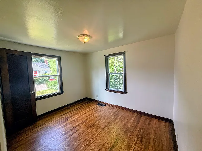601 Melrose Pl NE — Photo 8