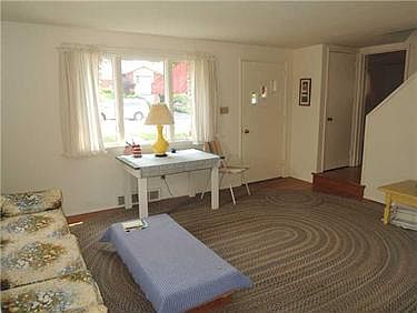3rd image of 338 Cherrydell Dr