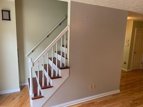 5th image of 516 Sheffield Dr