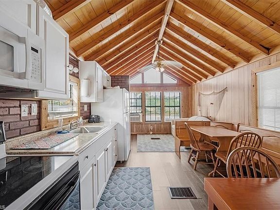 2nd image of 825 Copeland AVE S #20