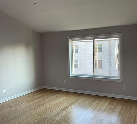 4th image of 2726 Edgemont St