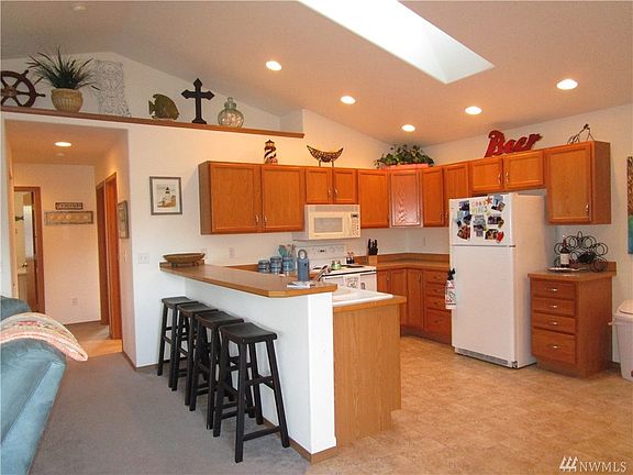 4th image of 565 Ensign Ave NW