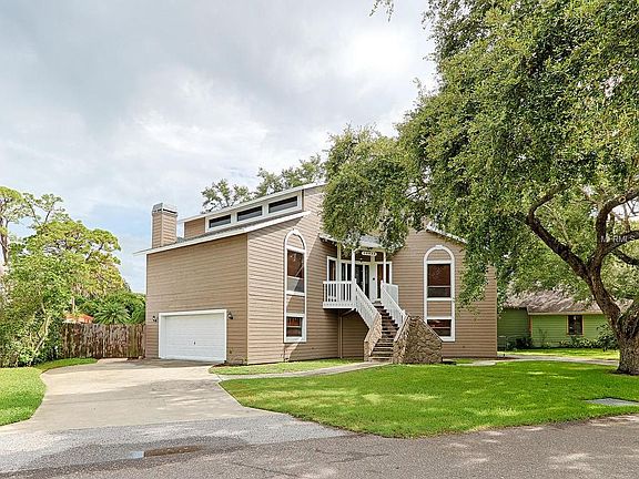 2nd image of 12833 Hibiscus Ave