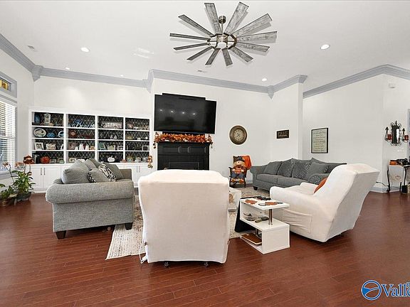 4th image of 12 Hadley Hill Ln