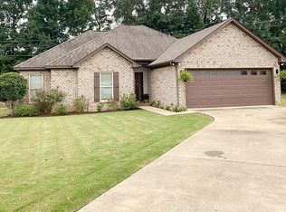 45 Country Club Loop, Wetumpka, AL 36092