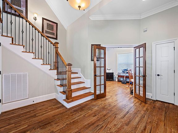 5th image of 6886 Neville Dr