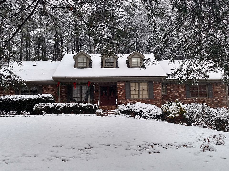 2nd image of 1293 Hillcrest Way