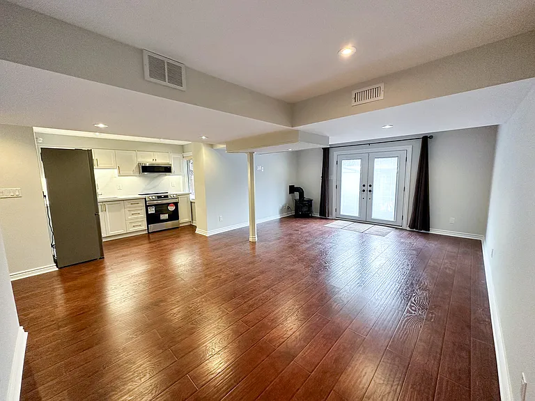 32 Bestview Cres — Photo 2