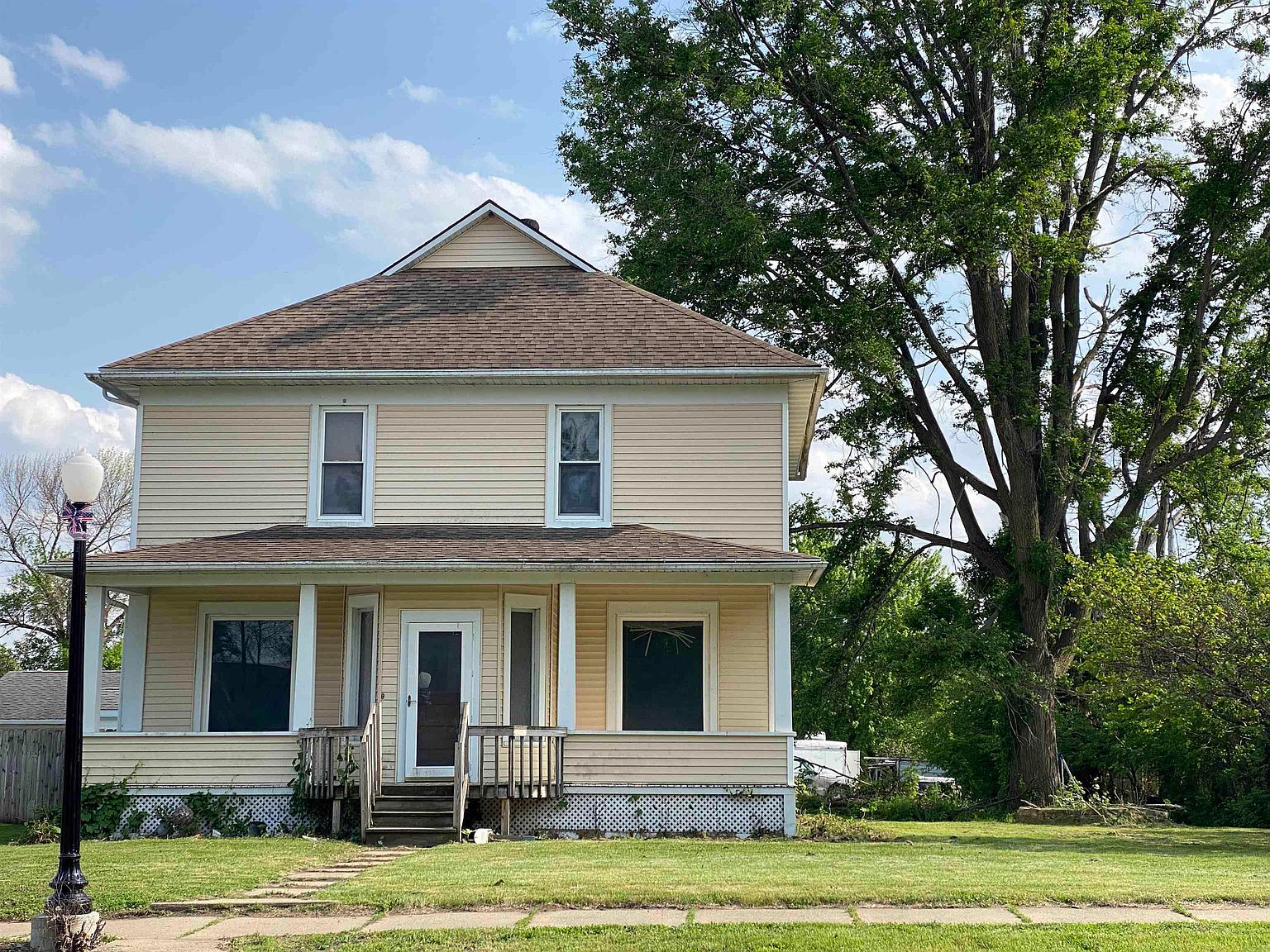207 W Main Ave, Rockford, IA 50468 Zillow