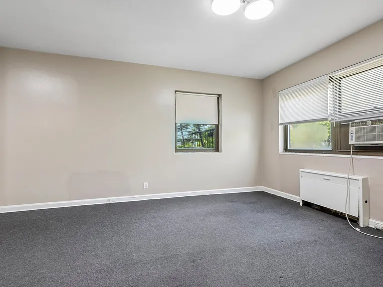 3031 Edwin Ave #4H — Photo 18