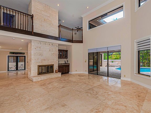 3rd image of 1833 Colonial Drive