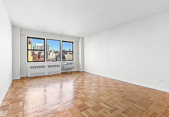 3rd image of 200 E 15th St APT 10L