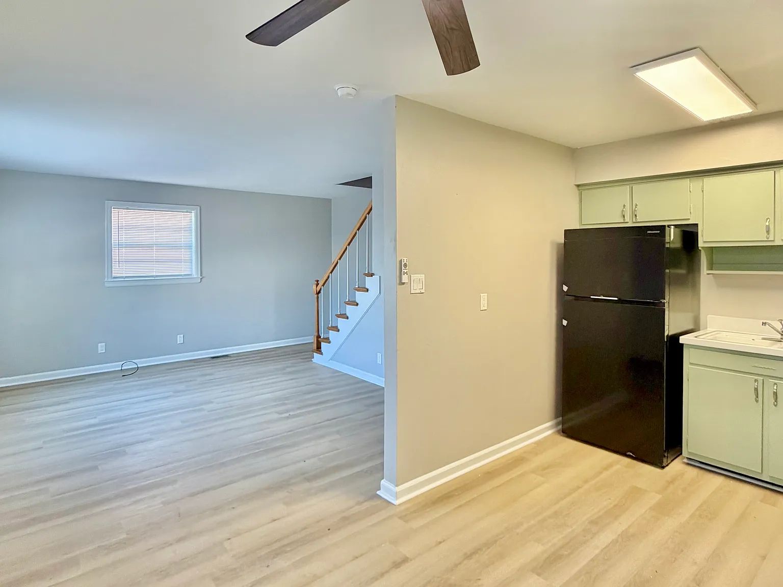 2 bed, 808 sqft, $995 — Photo 2
