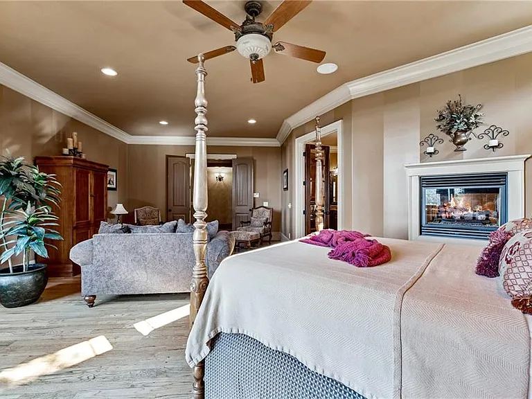 6407 Grand Marina Cir — Photo 58