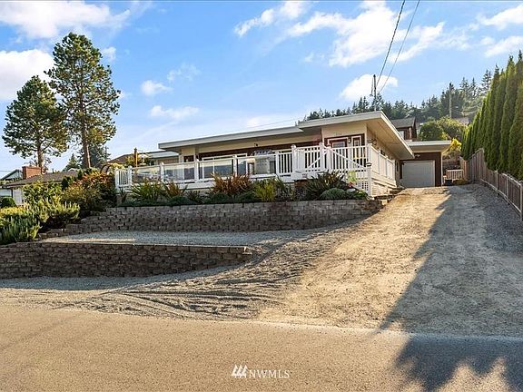 2nd image of 1354 Country Club Dr