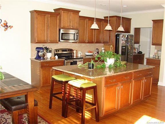 4th image of 5801 Kelyn Hills Dr