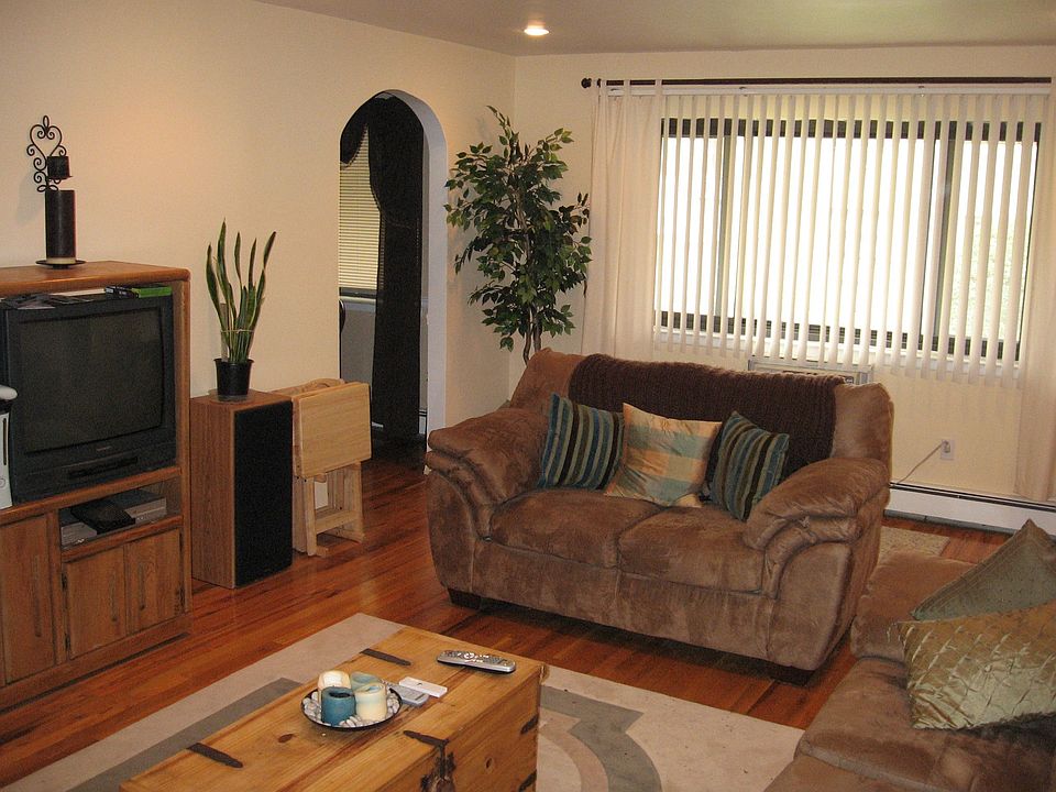 Spacious Living Room, Hardwood Floors, Recessed Lighting