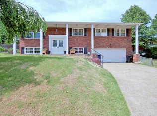 9720 Wickstrom Ter, Saint Louis, MO 63123