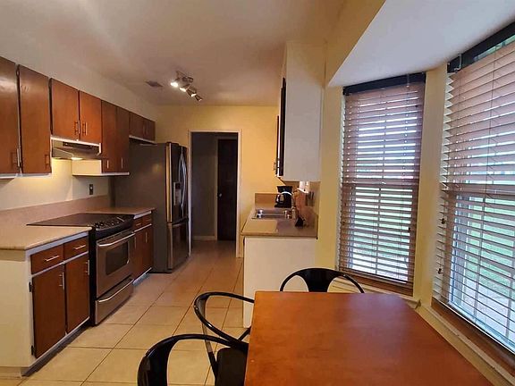 5th image of 10438 Waterford Dr