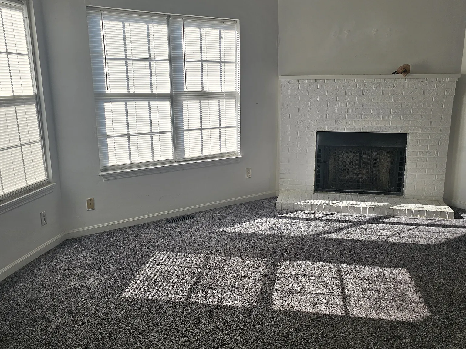 3 bed, 1029 sqft, $1,500 — Photo 3