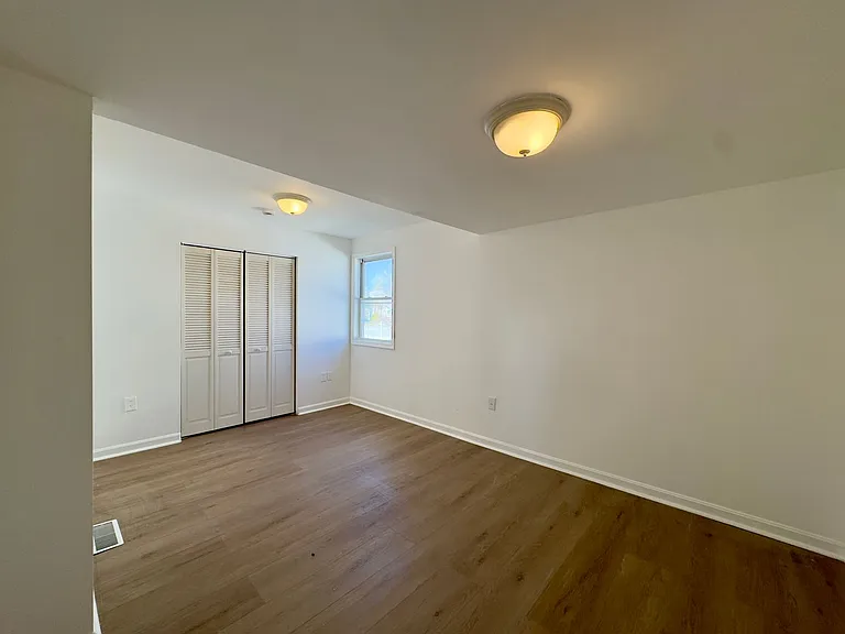 8252 Longpoint Rd — Photo 12