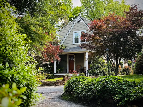 4 Lombardy Pl, Towson, MD 21204
