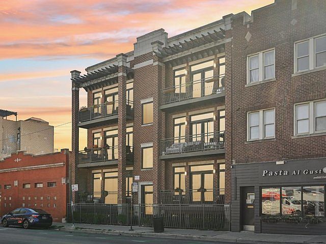 1st image of 1951 W Belmont Ave APT 2E