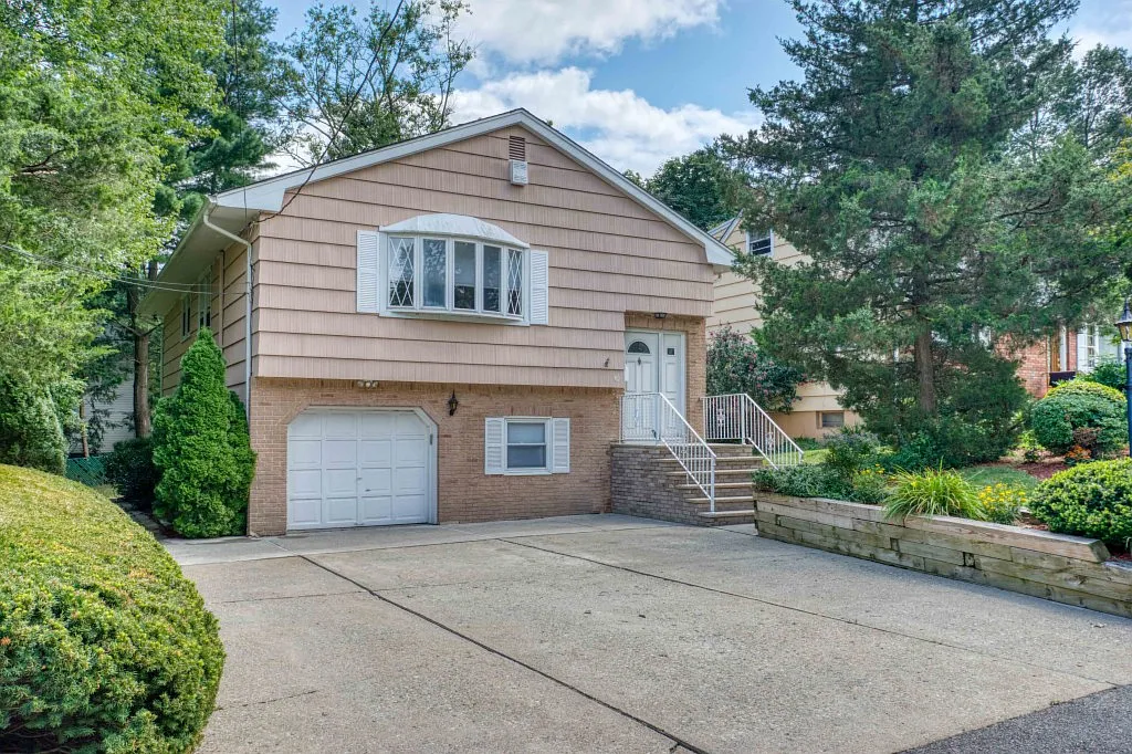 62 Orchard Pl photo 1
