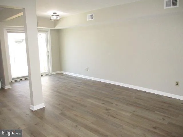 3 bed, 1228 sqft, $2,600 — Photo 3