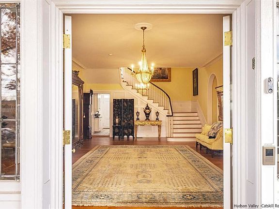 3rd image of 67 Susan Dr #1
