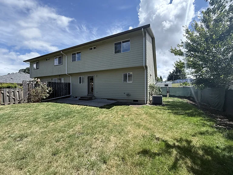 991 Mill St — Photo 29