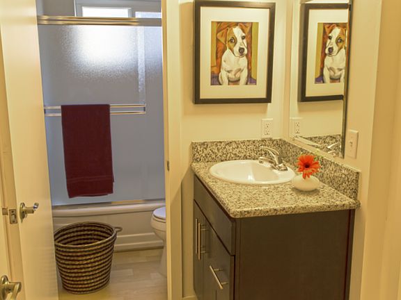 3rd image of 2501 H St #14