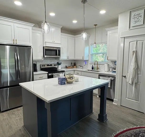 909 N Randolph Ave — Photo 6