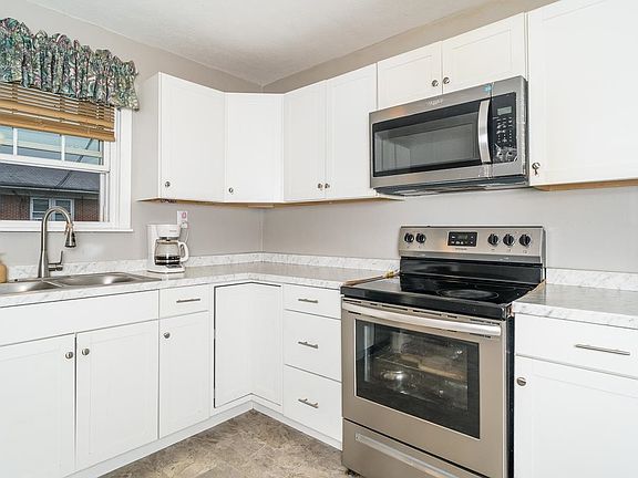 4th image of 829 Virginia Ave