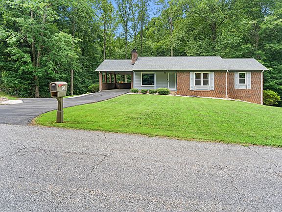 2nd image of 245 Vista View Ln