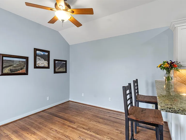 2337 Sheridan St — Photo 17