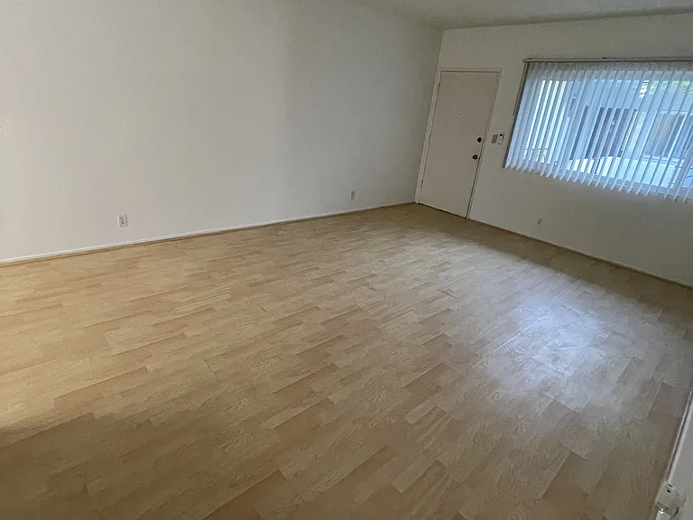 361 Waldo Ave #10 — Photo 4