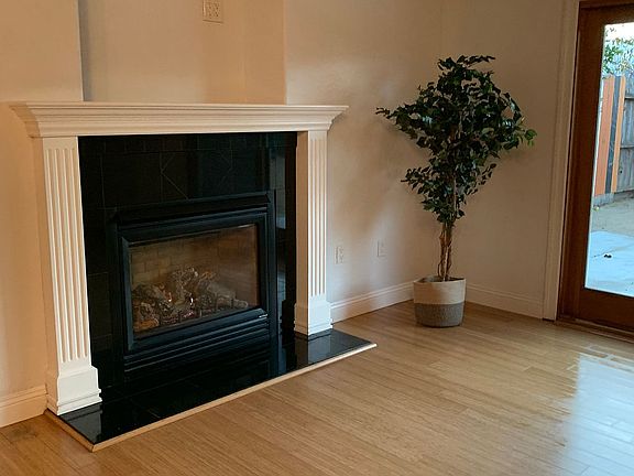 4th image of 43415 Columbia Ave